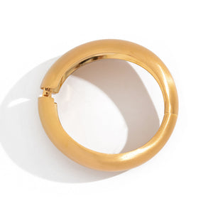 Elegant Irregular Alloy Bracelet – Light Luxury Style